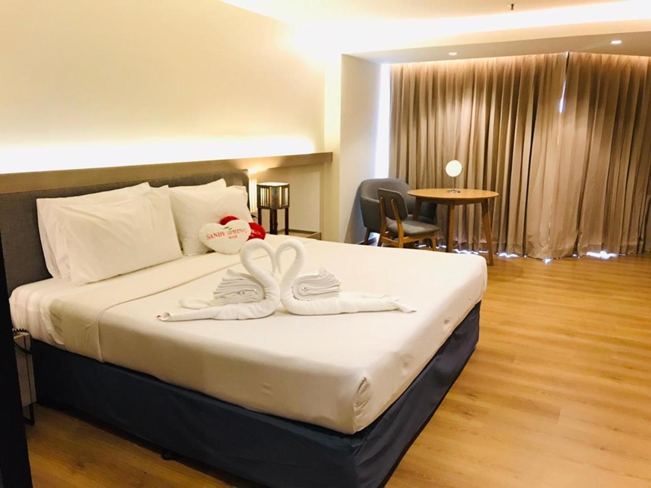 Sandy Spring Hotel Pattaya Esterno foto