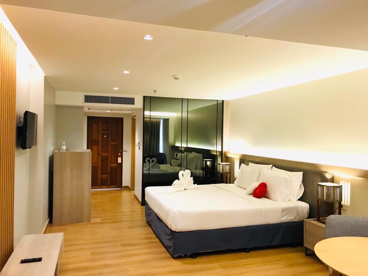 Sandy Spring Hotel Pattaya Esterno foto